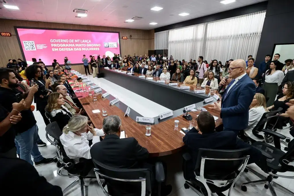 MT EM DEFESA DAS MULHERES | Governo de MT firma pacto com TJ, MP, AL, TCE e Defensoria em defesa das mulheres